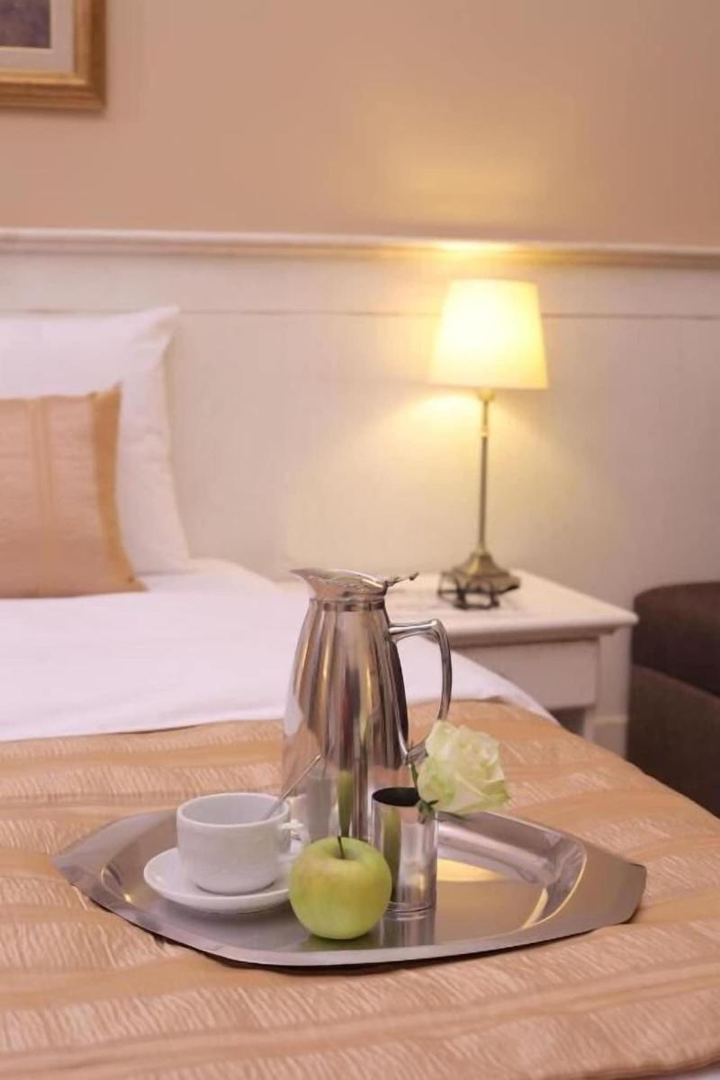 Booking Rooms image