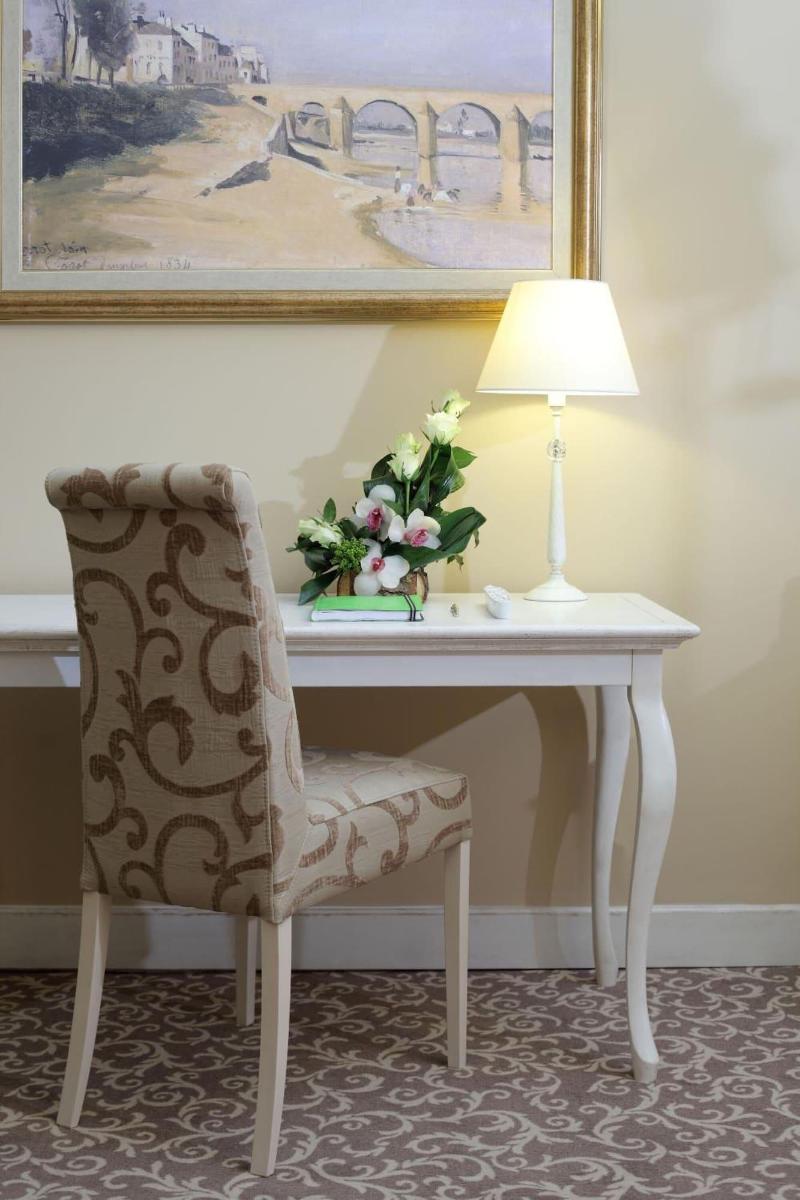 Booking Rooms image