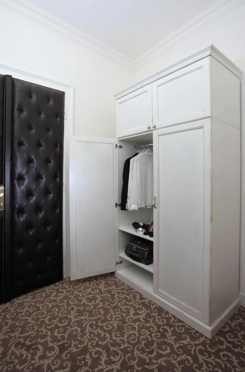 Booking Rooms image