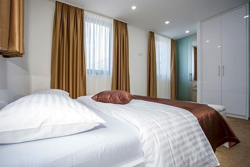 Hotel National image