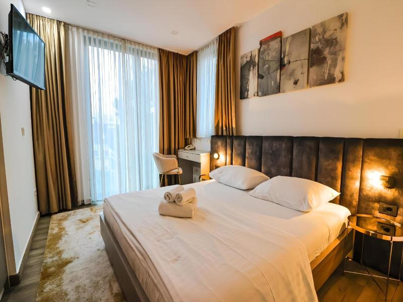 Hotel National image