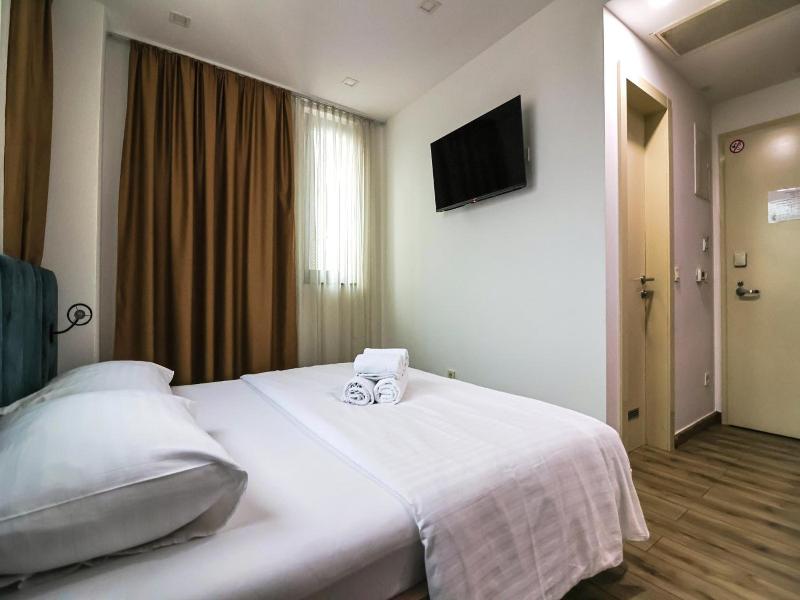 Hotel National image