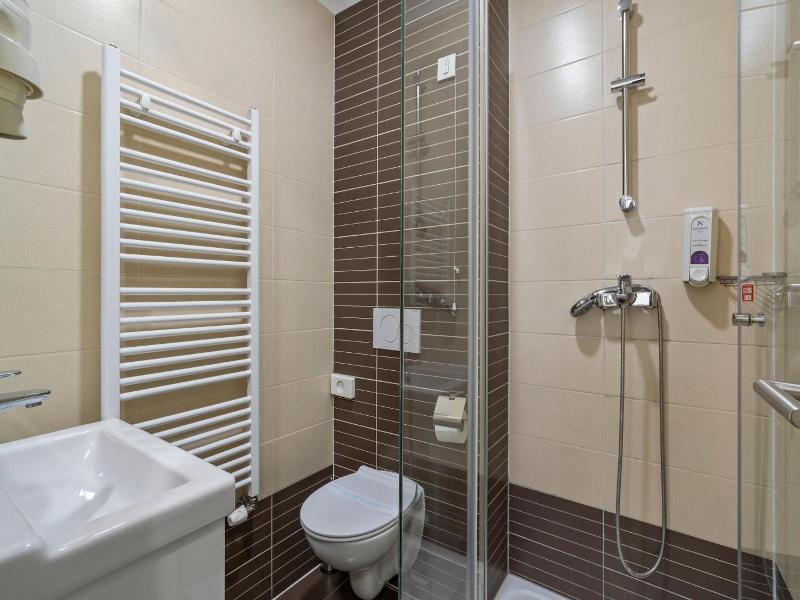 Hotel National image