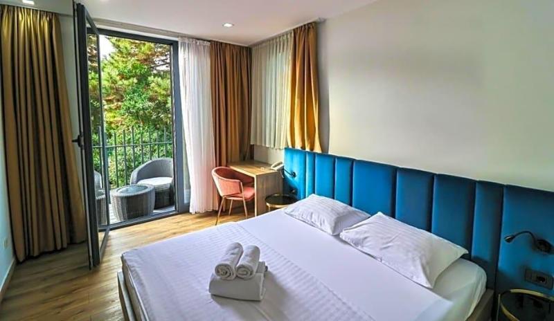 Hotel National image