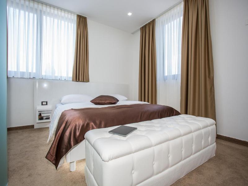 Hotel National image