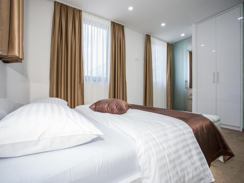 Hotel National image
