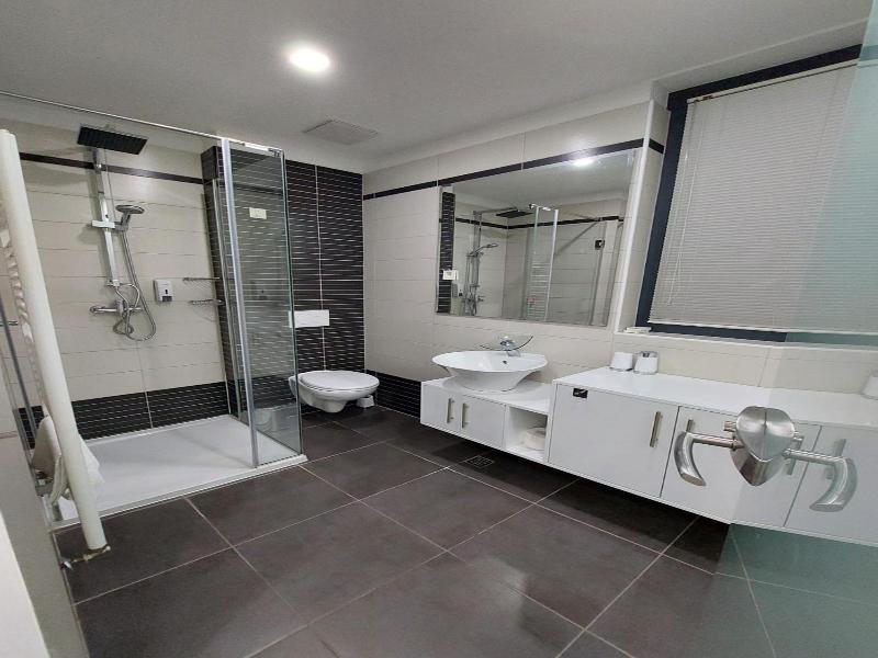 Hotel National image