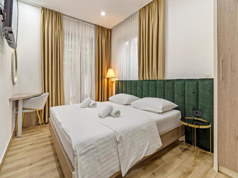 Hotel National image