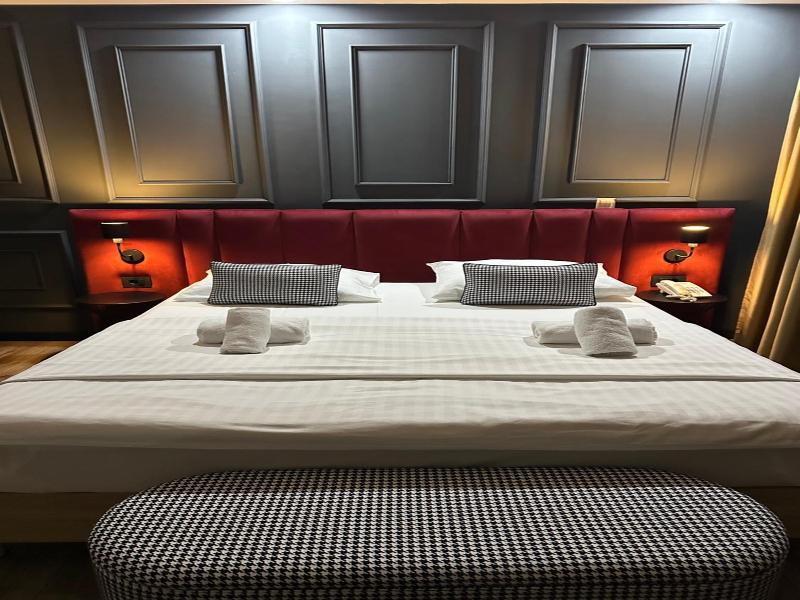 Hotel National image