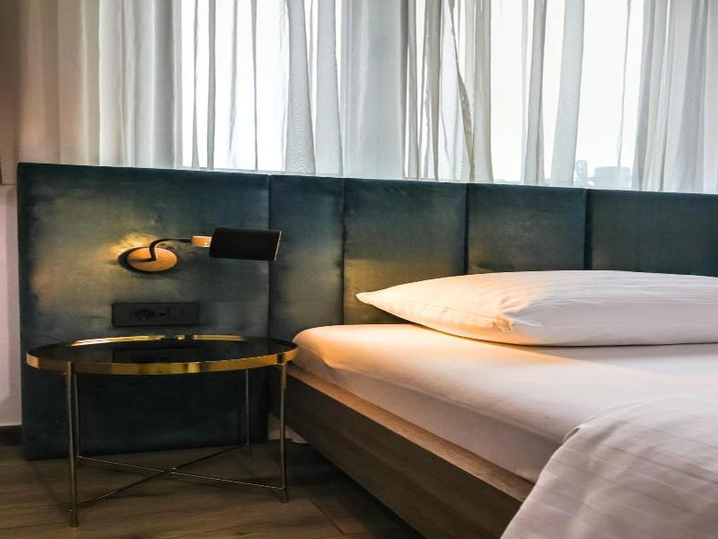 Hotel National image