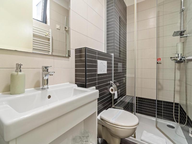 Hotel National image