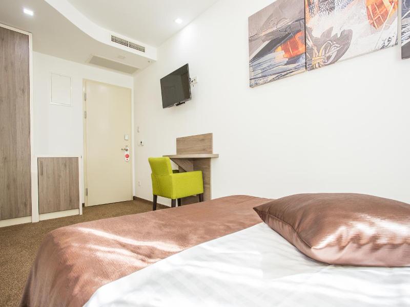 Hotel National image