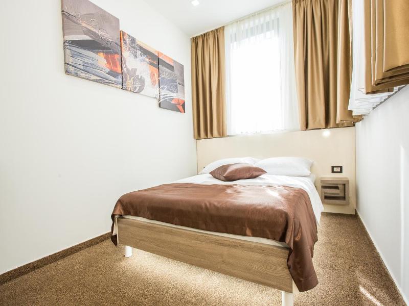 Hotel National image