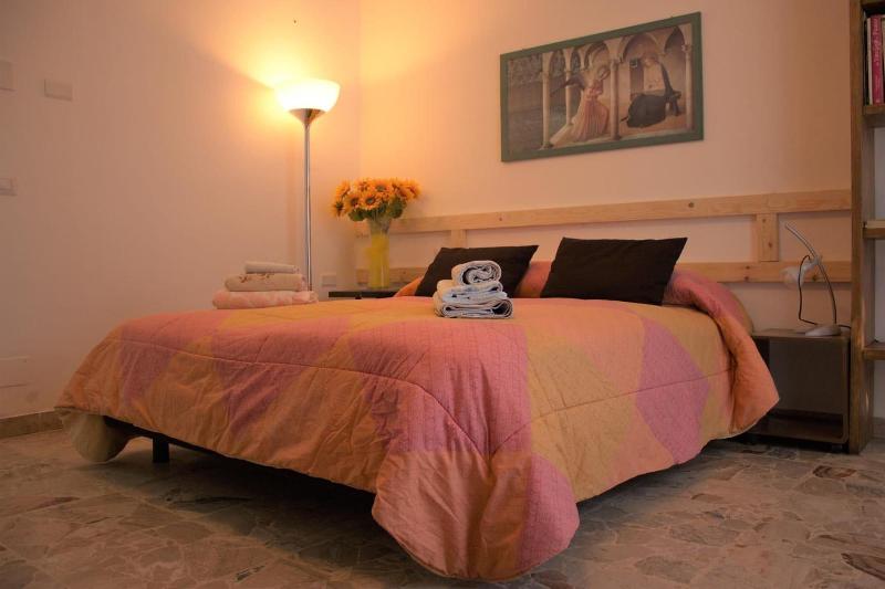 B&B Magenta image