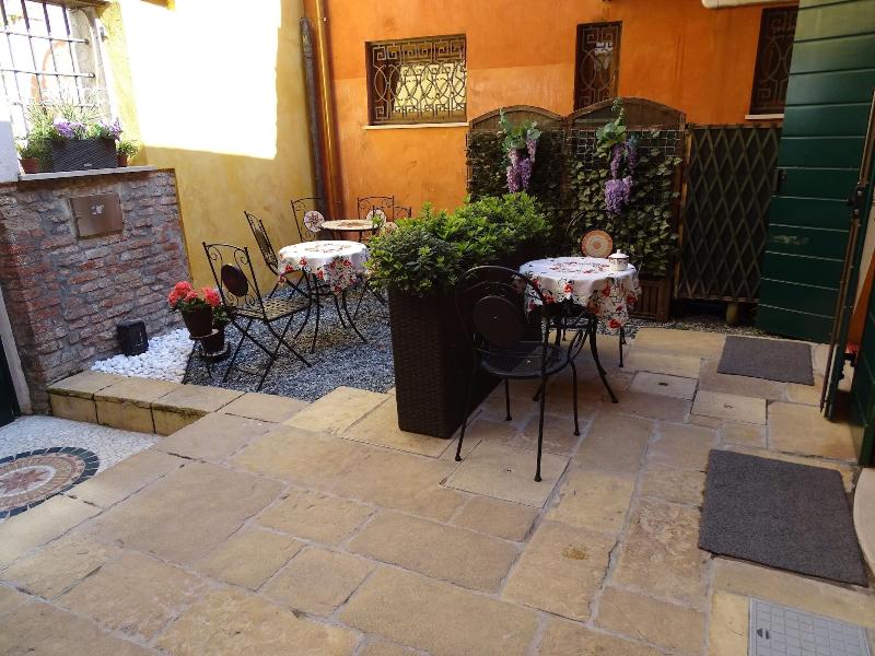 B&B Venezia In Suite & Apartments image