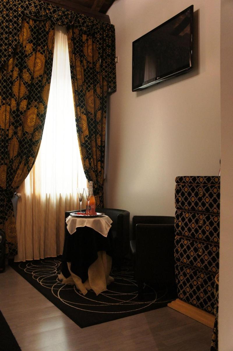 B&B Venezia In Suite & Apartments image