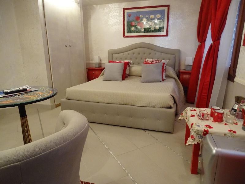 B&B Venezia In Suite & Apartments image