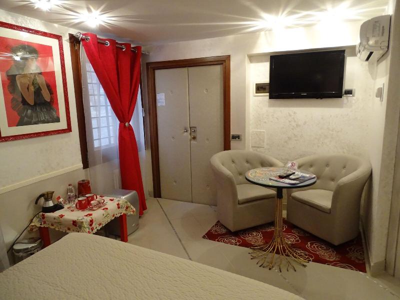 B&B Venezia In Suite & Apartments image