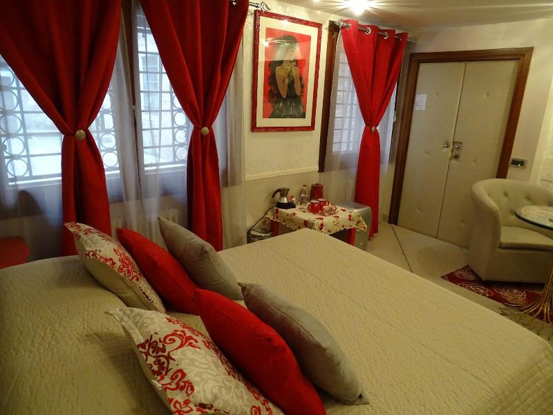 B&B Venezia In Suite & Apartments image