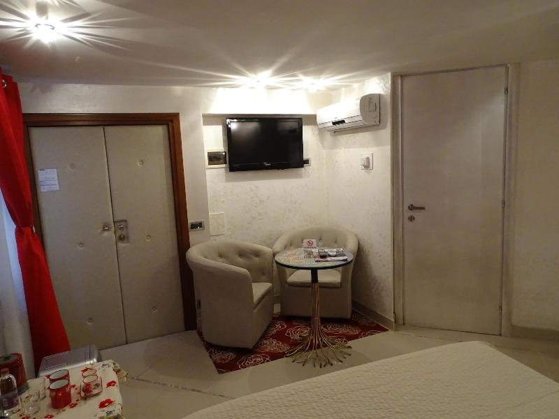 B&B Venezia In Suite & Apartments image