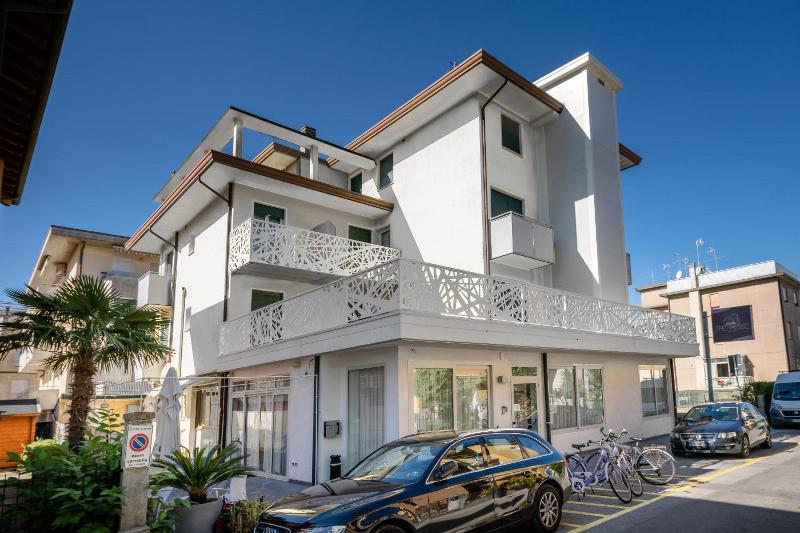 Hotel Tre Rose image