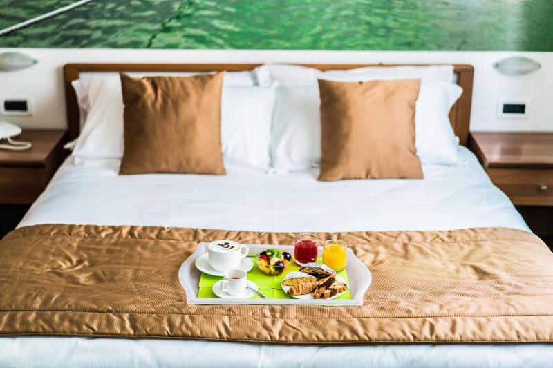 Hotel Tre Rose image
