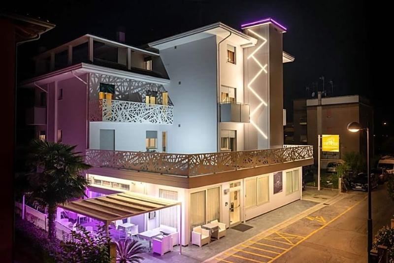 Hotel Tre Rose image