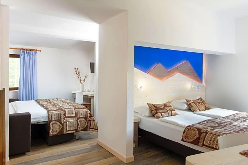 Hotel Garni Roberta image