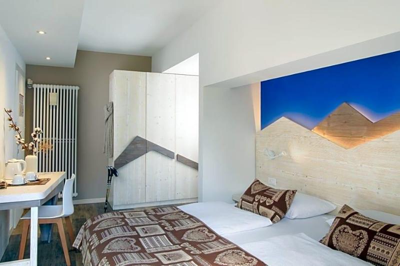 Hotel Garni Roberta image