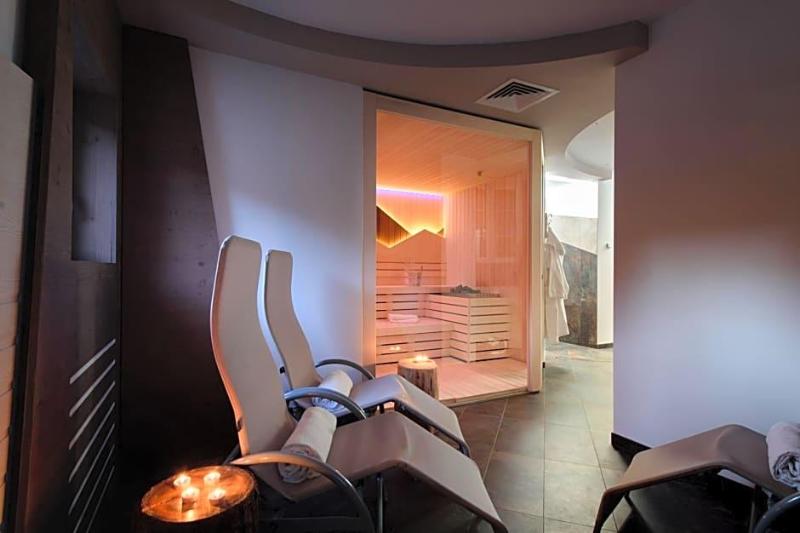 Hotel Garni Roberta image