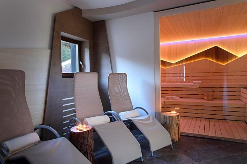 Hotel Garni Roberta image