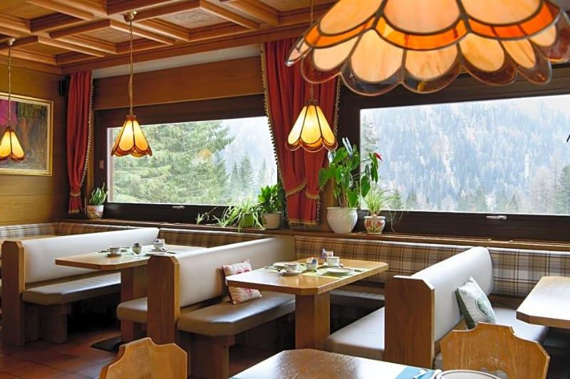 Hotel Garni Roberta image