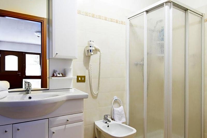 Hotel Garni Roberta image