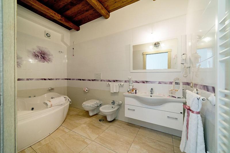 Corte San Lorenzo image