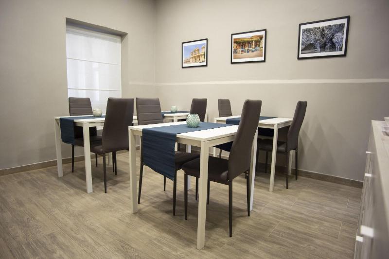 Re Carlo Rooms image