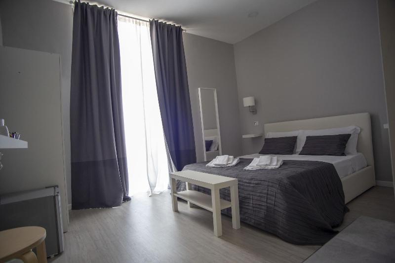 Re Carlo Rooms image