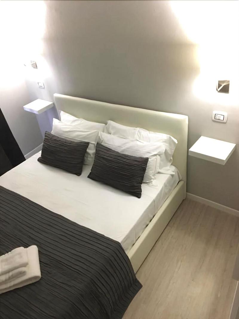 Re Carlo Rooms image