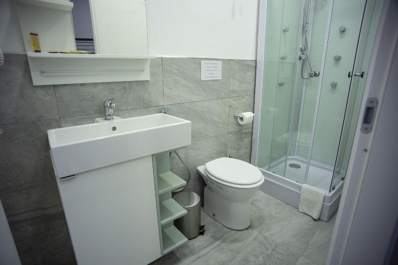 Re Carlo Rooms image