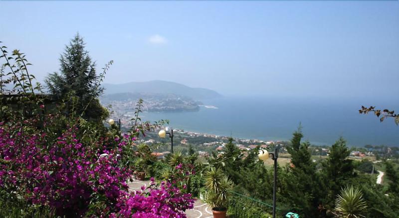 Le Terrazze image