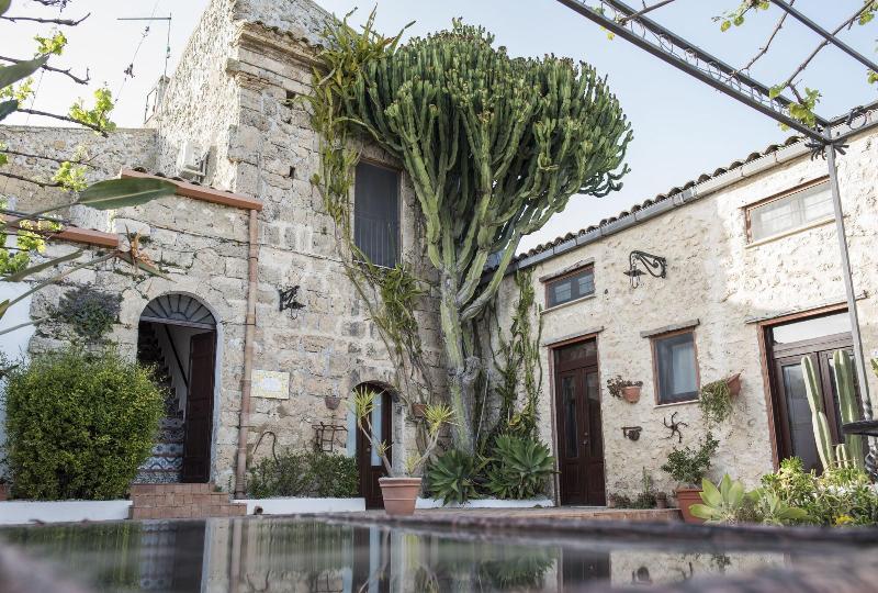Agriturismo Baglio Làuria — general view