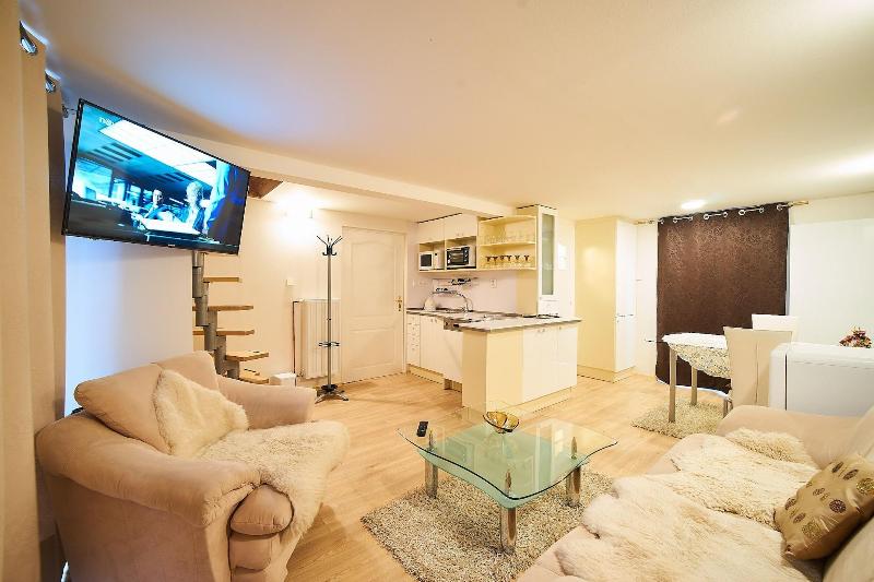 Bluestars Apartments image