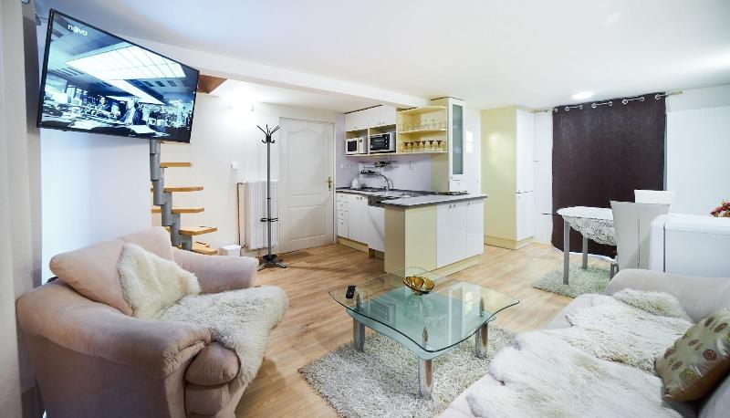 Bluestars Apartments image