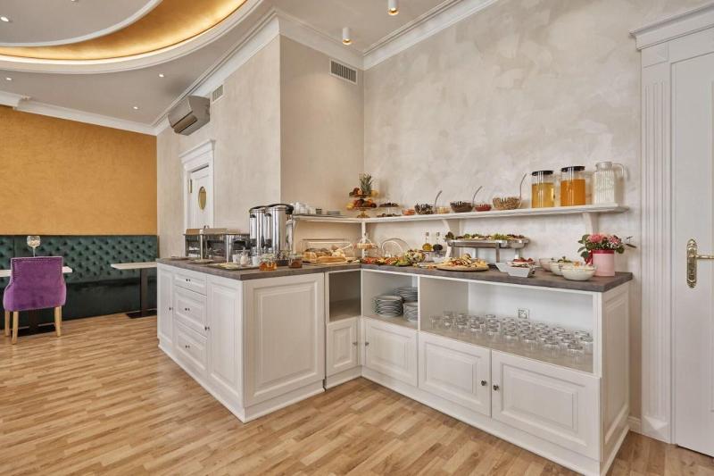 Golden Key Boutique Hotel image