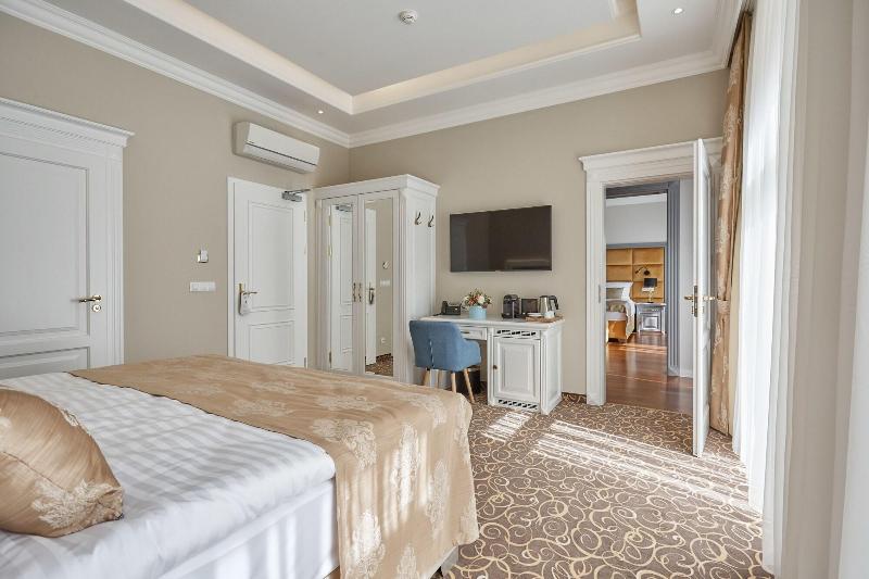 Golden Key Boutique Hotel image