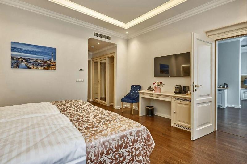 Golden Key Boutique Hotel image