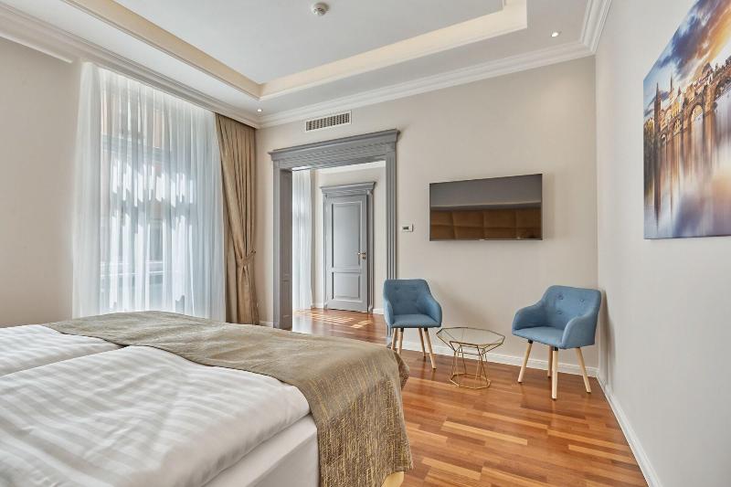 Golden Key Boutique Hotel image