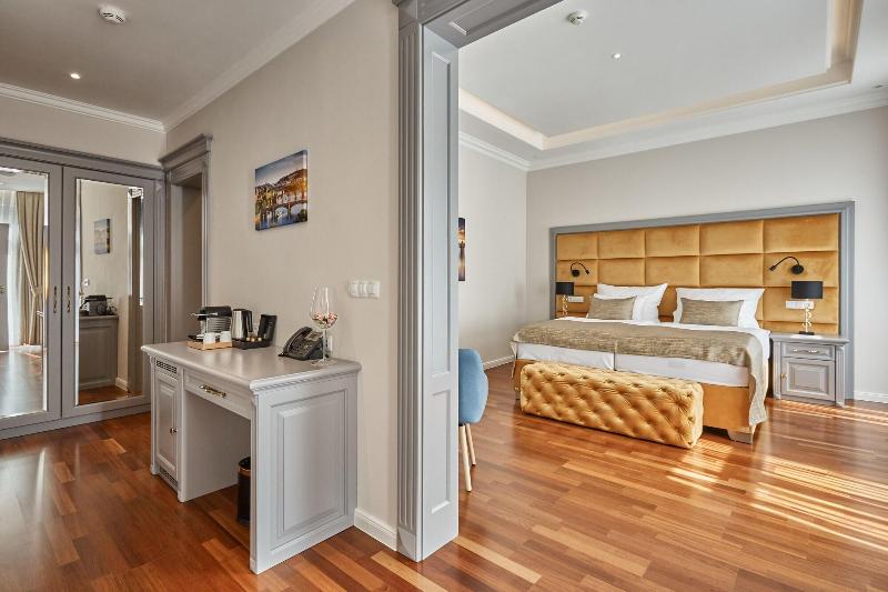Golden Key Boutique Hotel image