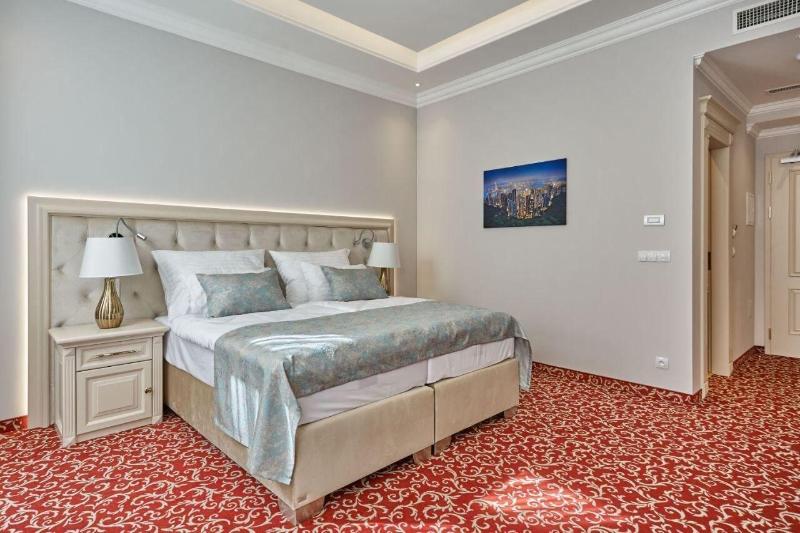 Golden Key Boutique Hotel image
