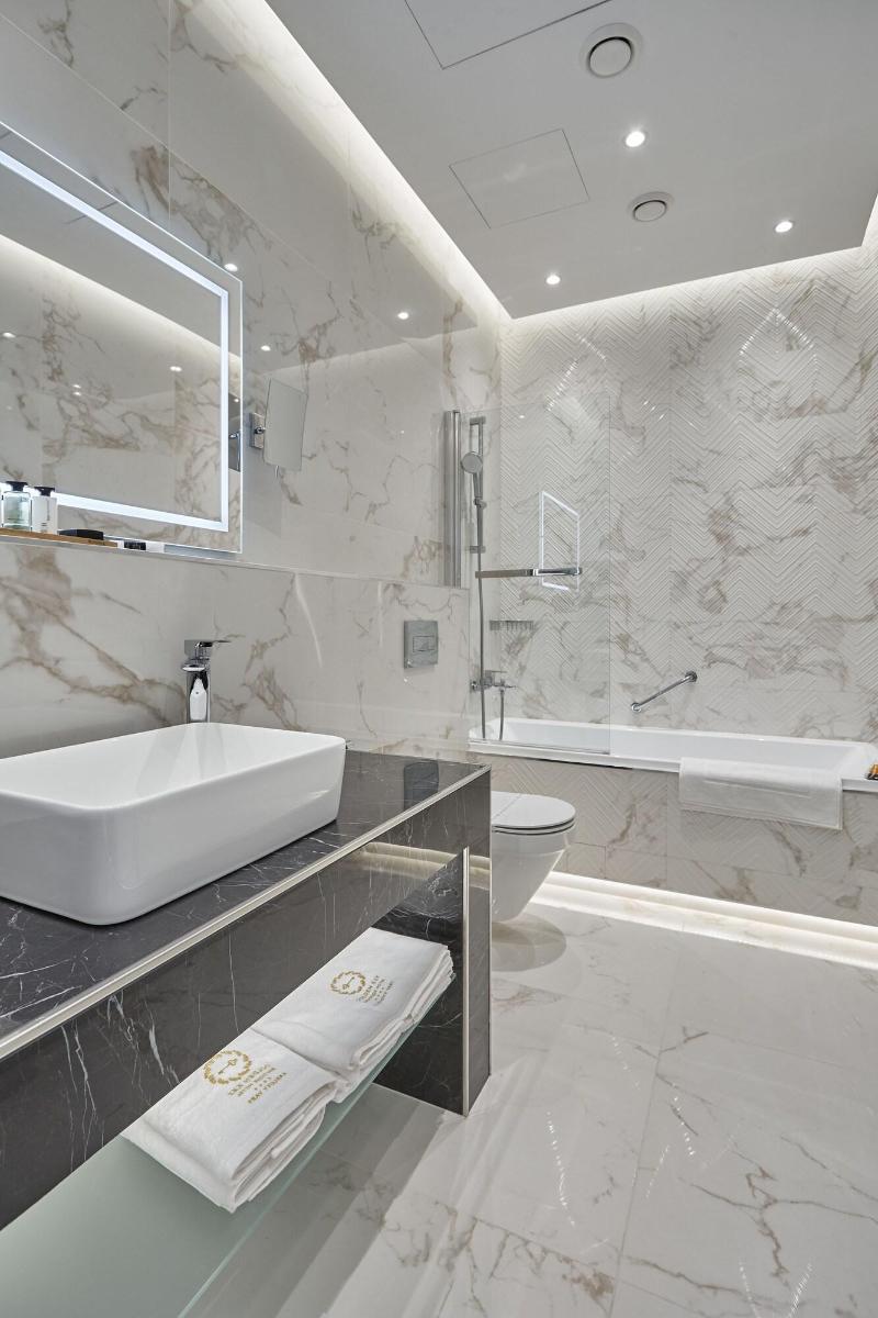 Golden Key Boutique Hotel image