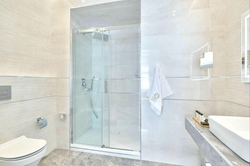 Golden Key Boutique Hotel image